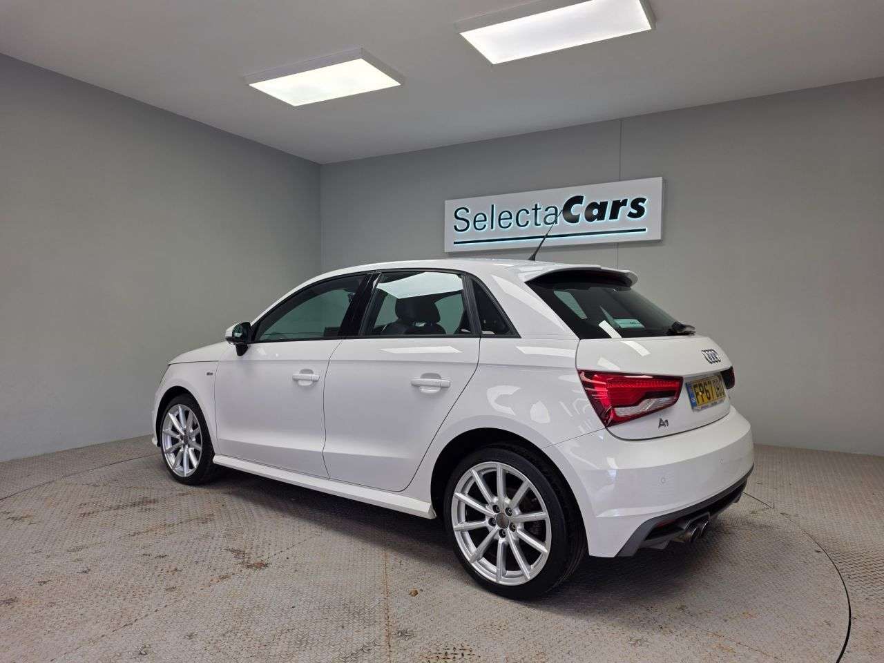 2017 AUDI A1 2017 AUDI A1