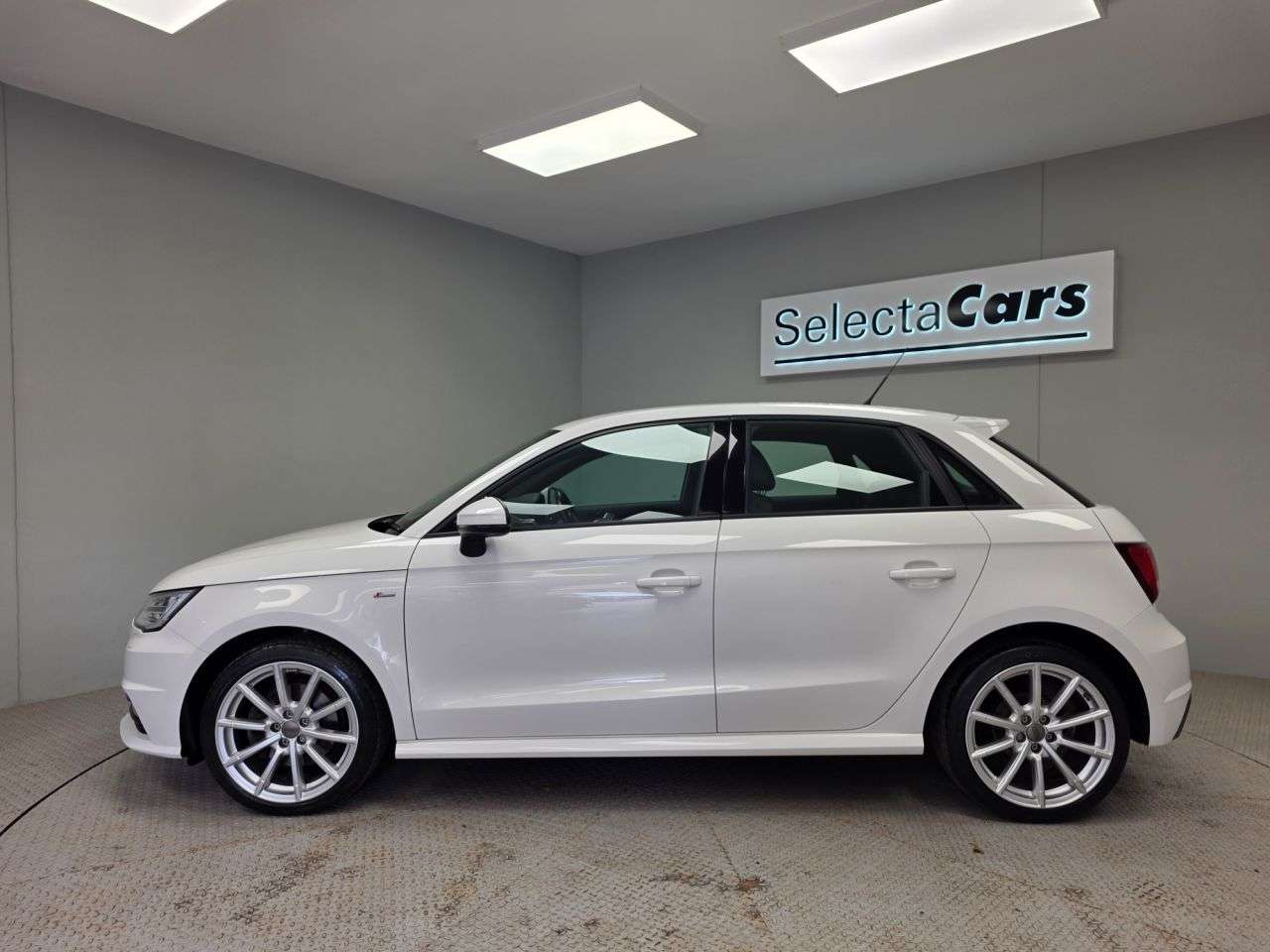 2017 AUDI A1 2017 AUDI A1