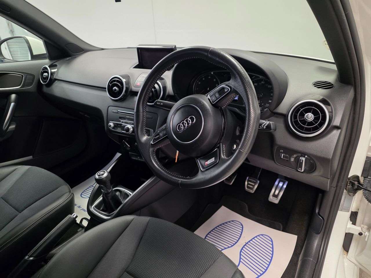 2017 AUDI A1 2017 AUDI A1