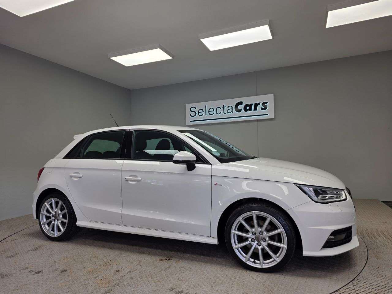 2017 AUDI A1 2017 AUDI A1