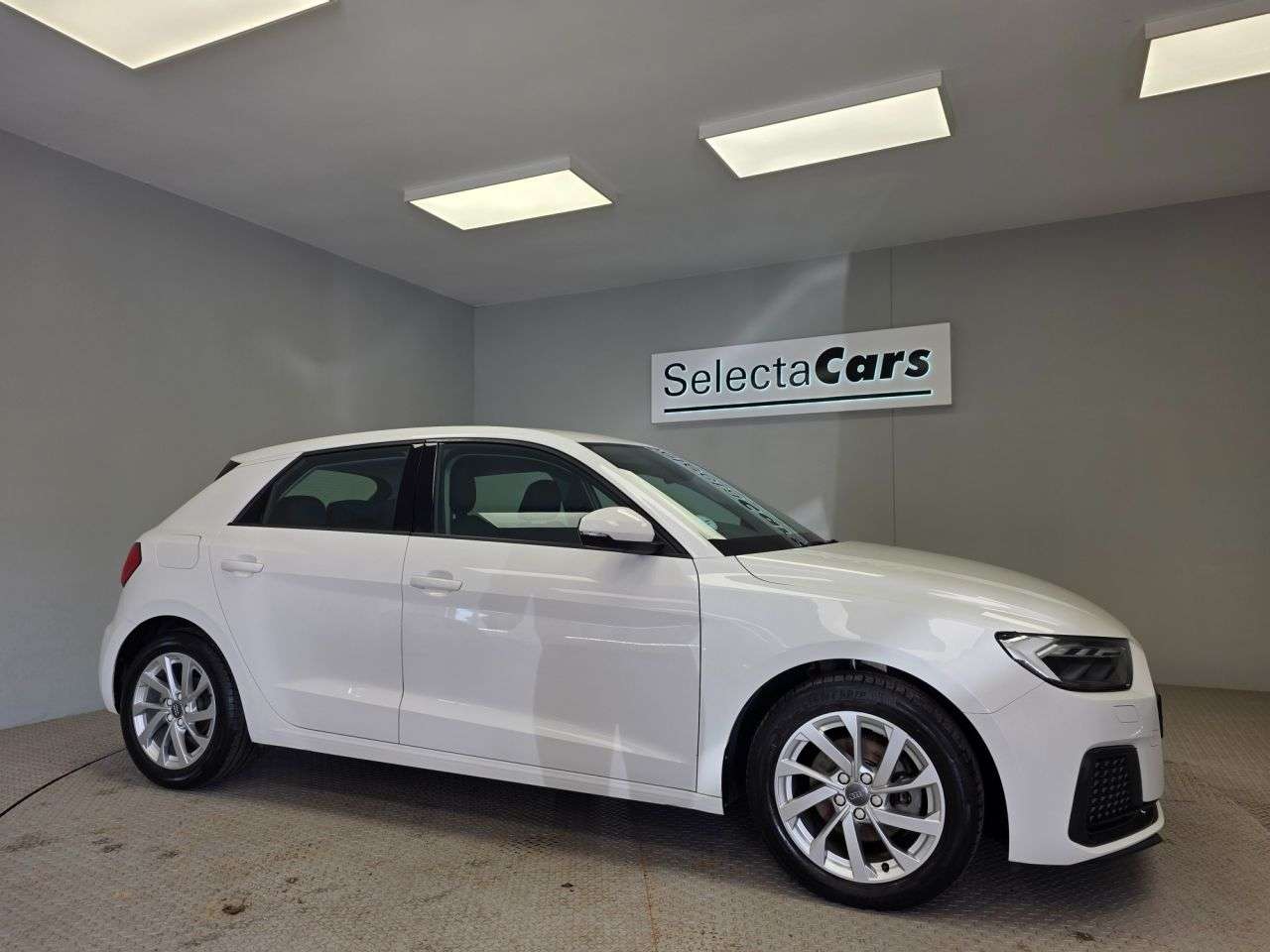 A 2020 AUDI A1 1.0 TFSI 30 Sport Sportback 5dr Petrol Manual Euro 6 (s/s) (116 ps) A 2020 AUDI A1 1.0 TFSI 30 Sport Sportback 5dr Petrol Manual Euro 6 (s/s) (116 ps)
