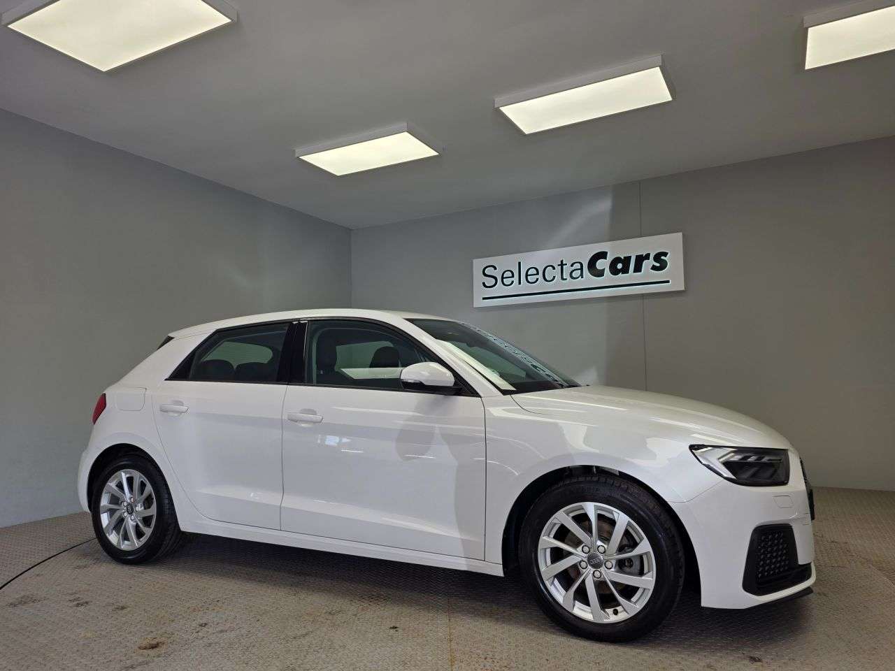 A 2020 AUDI A1 1.0 TFSI 30 Sport Sportback 5dr Petrol Manual Euro 6 (s/s) (116 ps) A 2020 AUDI A1 1.0 TFSI 30 Sport Sportback 5dr Petrol Manual Euro 6 (s/s) (116 ps)
