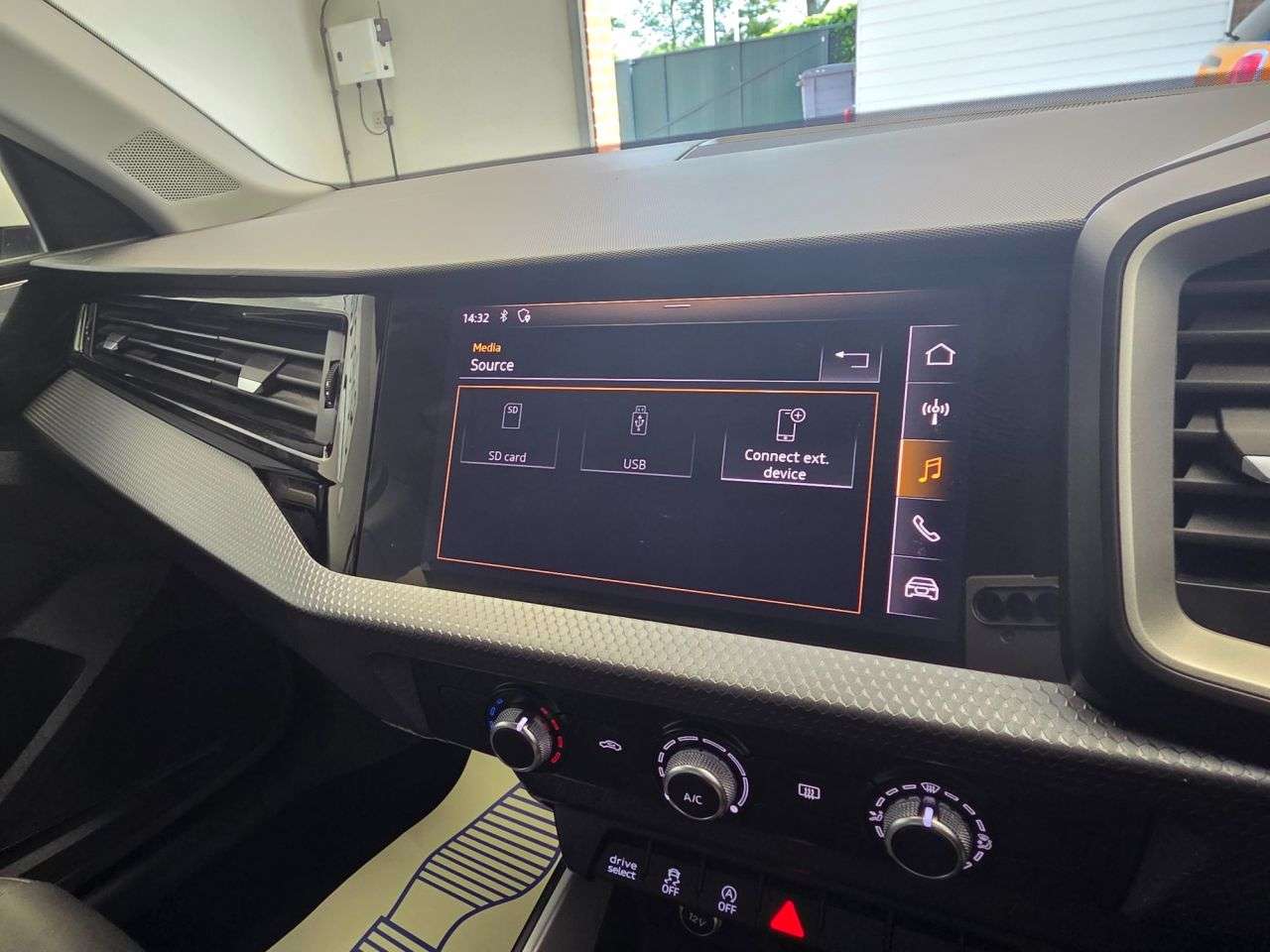 2020 AUDI A1 2020 AUDI A1