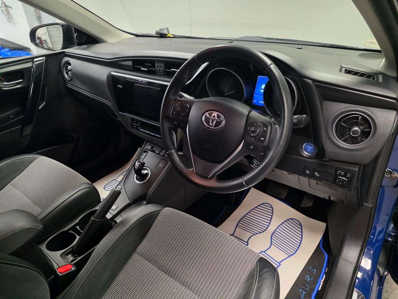 2017 TOYOTA AURIS 2017 TOYOTA AURIS