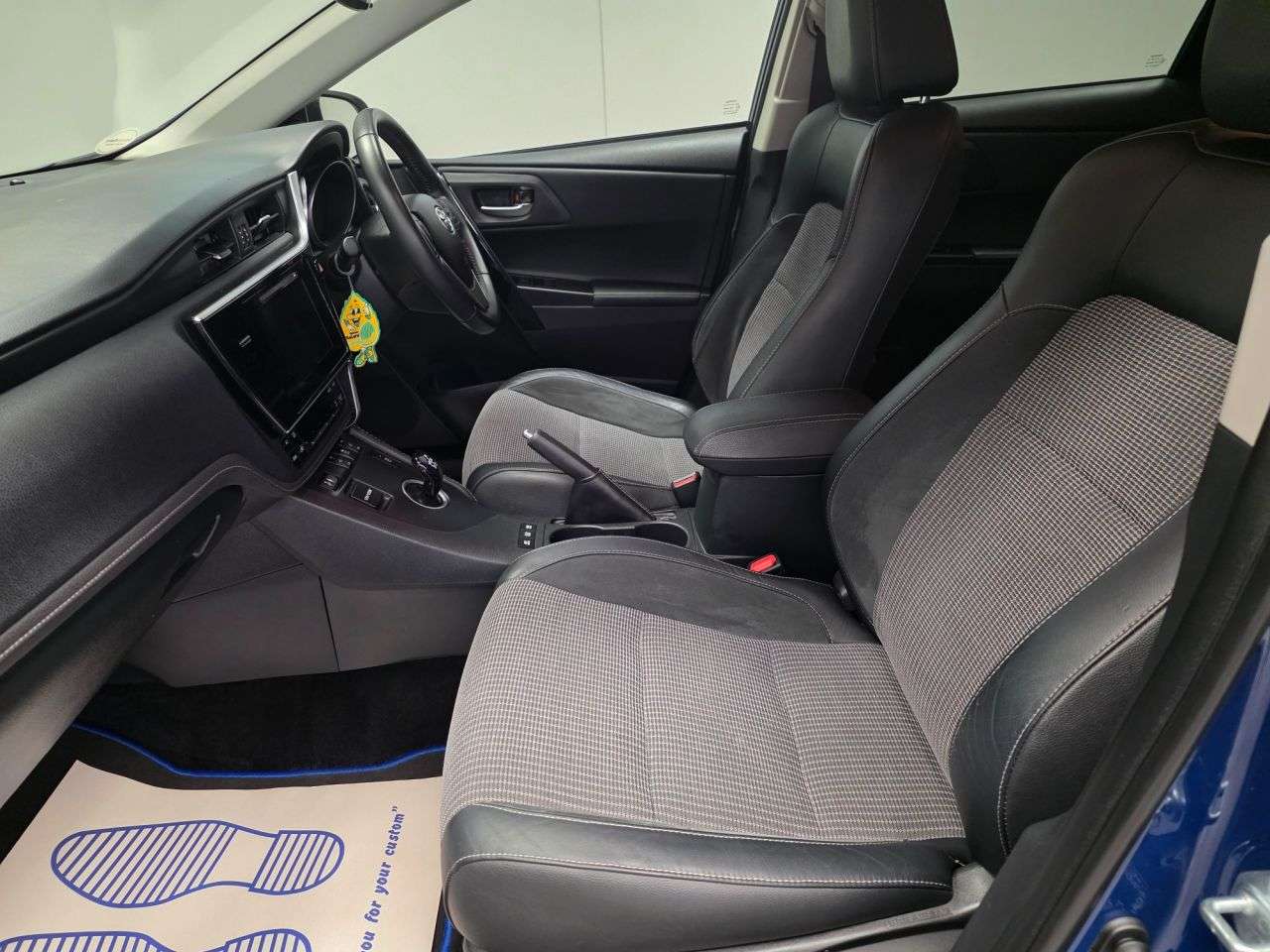 2017 TOYOTA AURIS 2017 TOYOTA AURIS