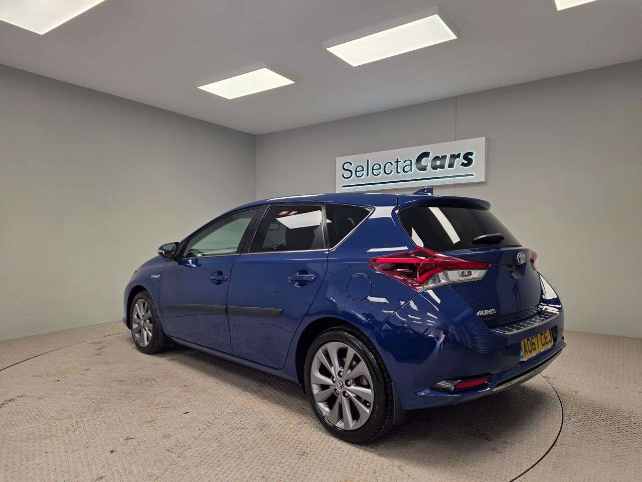 A 2017 TOYOTA AURIS 1.8 VVT-h Excel Hatchback 5dr Petrol Hybrid CVT Euro 6 (s/s) (Safety Sense) A 2017 TOYOTA AURIS 1.8 VVT-h Excel Hatchback 5dr Petrol Hybrid CVT Euro 6 (s/s) (Safety Sense)