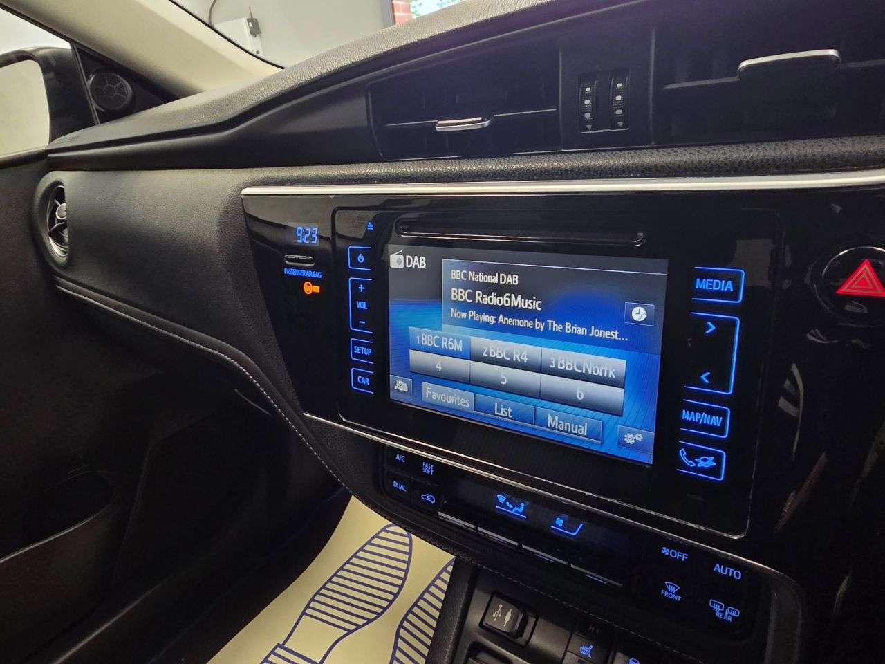 2017 TOYOTA AURIS 2017 TOYOTA AURIS