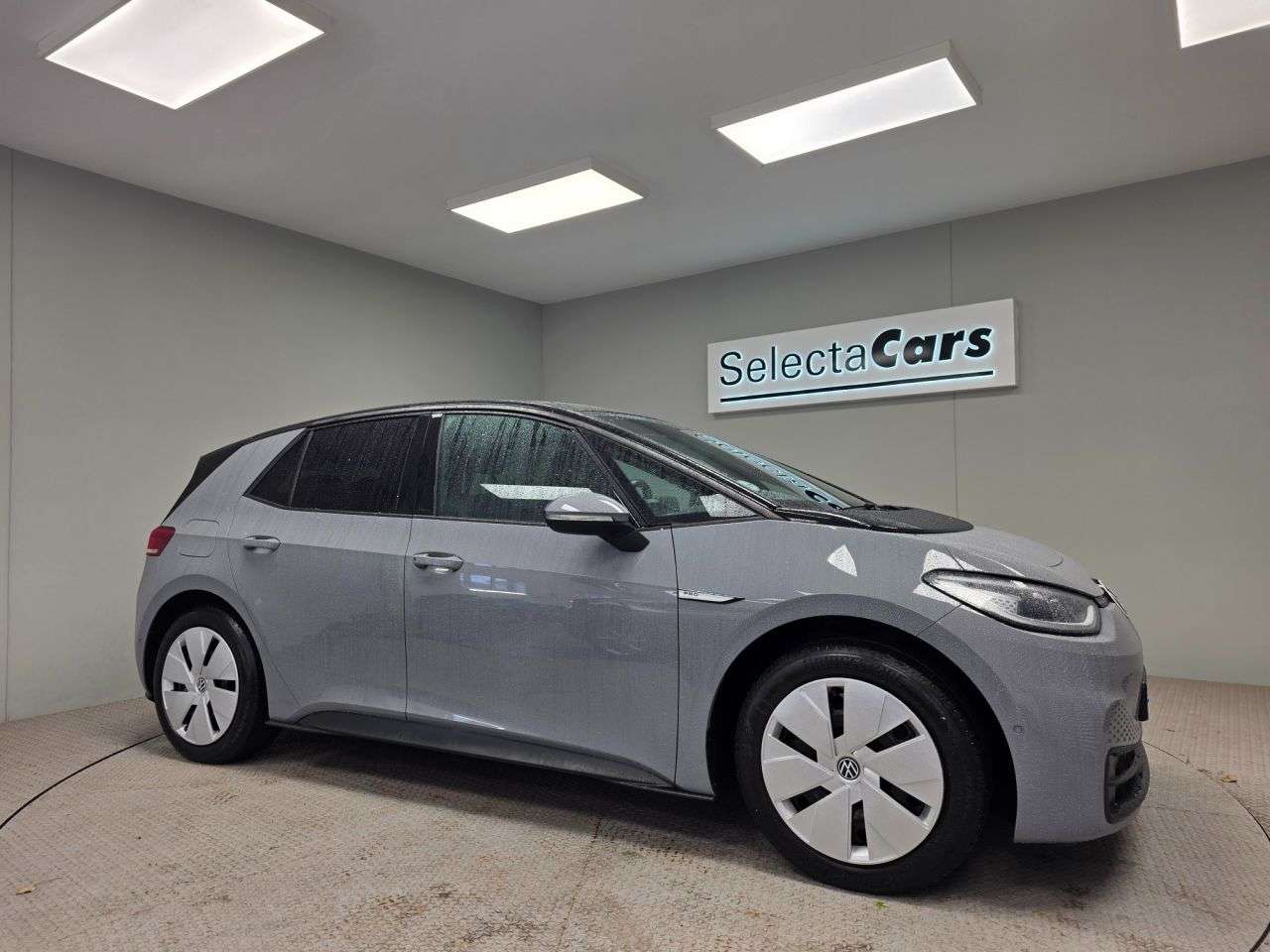 A 2023 VOLKSWAGEN ID.3 Pro Performance 58kWh Family Hatchback 5dr Electric Auto (204 ps) A 2023 VOLKSWAGEN ID.3 Pro Performance 58kWh Family Hatchback 5dr Electric Auto (204 ps)