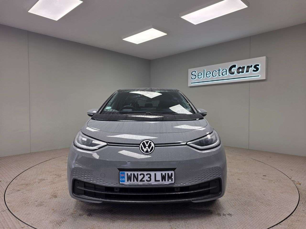 A 2023 VOLKSWAGEN ID.3 Pro Performance 58kWh Family Hatchback 5dr Electric Auto (204 ps) A 2023 VOLKSWAGEN ID.3 Pro Performance 58kWh Family Hatchback 5dr Electric Auto (204 ps)