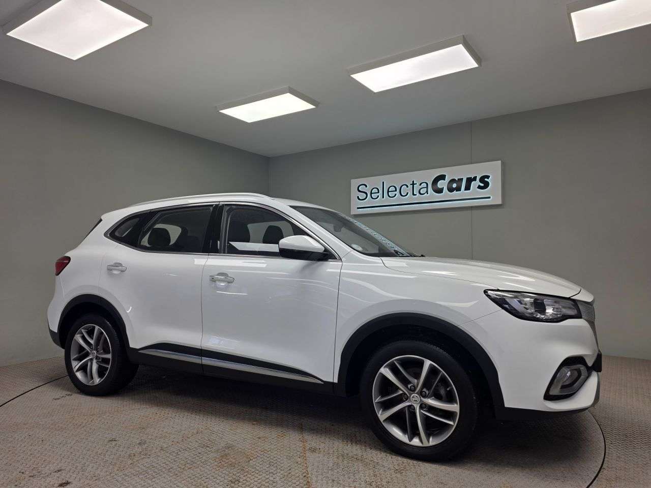 A 2021 MG MG HS 1.5 T-GDI Excite SUV 5dr Petrol Manual Euro 6 (s/s) (162 ps) A 2021 MG MG HS 1.5 T-GDI Excite SUV 5dr Petrol Manual Euro 6 (s/s) (162 ps)