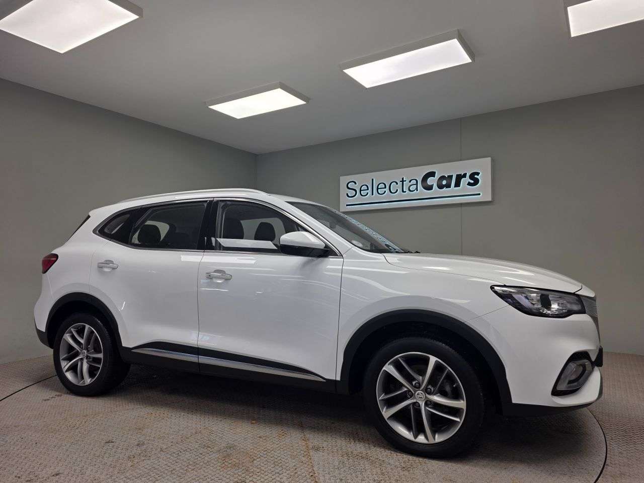 A 2021 MG MG HS 1.5 T-GDI Excite SUV 5dr Petrol Manual Euro 6 (s/s) (162 ps) A 2021 MG MG HS 1.5 T-GDI Excite SUV 5dr Petrol Manual Euro 6 (s/s) (162 ps)