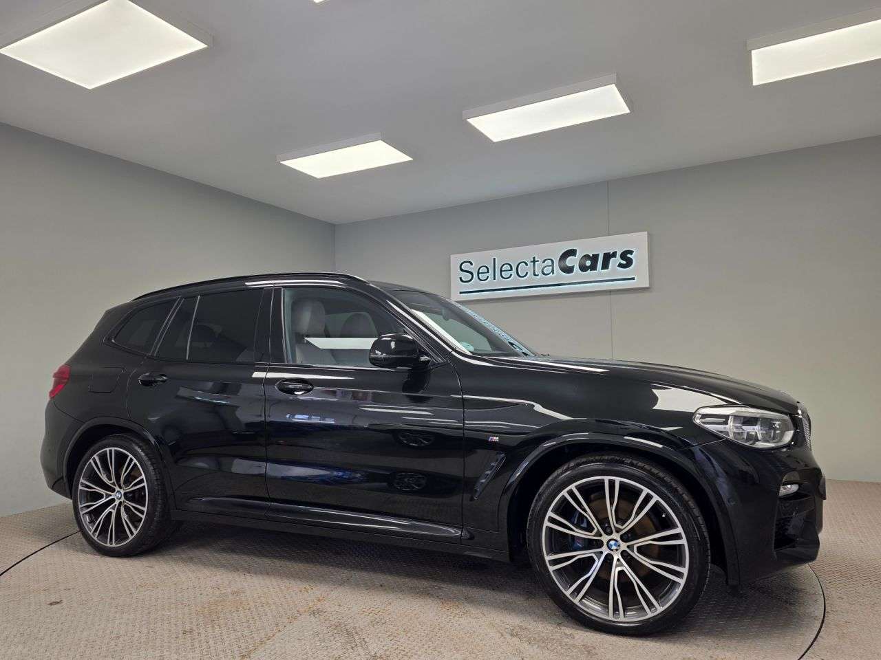 A 2018 BMW X3 3.0 30d M Sport SUV 5dr Diesel Auto xDrive Euro 6 (s/s) (265 ps) A 2018 BMW X3 3.0 30d M Sport SUV 5dr Diesel Auto xDrive Euro 6 (s/s) (265 ps)