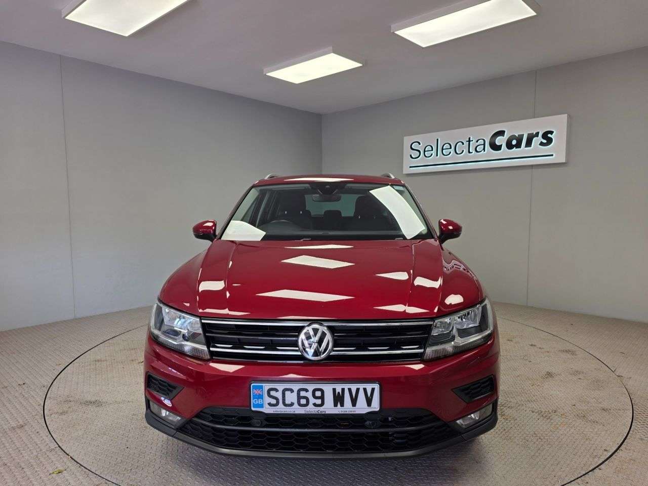 A 2019 VOLKSWAGEN TIGUAN 2.0 TDI Match SUV 5dr Diesel DSG Euro 6 (s/s) (150 ps) A 2019 VOLKSWAGEN TIGUAN 2.0 TDI Match SUV 5dr Diesel DSG Euro 6 (s/s) (150 ps)