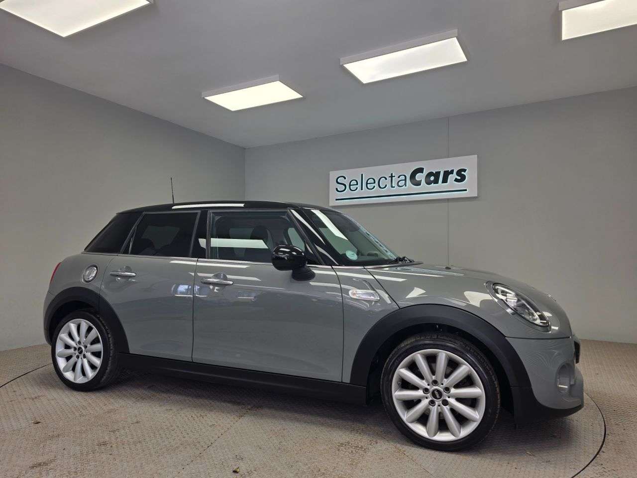 A 2018 MINI HATCH 2.0 Cooper S Hatchback 5dr Petrol Steptronic Euro 6 (s/s) (192 ps) A 2018 MINI HATCH 2.0 Cooper S Hatchback 5dr Petrol Steptronic Euro 6 (s/s) (192 ps)