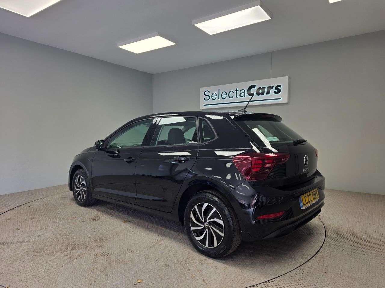 A 2022 VOLKSWAGEN POLO 1.0 TSI Life Hatchback 5dr Petrol Manual Euro 6 (s/s) (95 ps) A 2022 VOLKSWAGEN POLO 1.0 TSI Life Hatchback 5dr Petrol Manual Euro 6 (s/s) (95 ps)