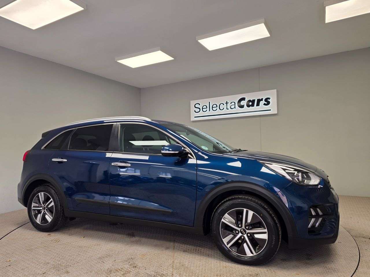 A 2020 KIA NIRO 1.6 GDi 2 SUV 5dr Petrol Hybrid DCT Euro 6 (s/s) (139 bhp) A 2020 KIA NIRO 1.6 GDi 2 SUV 5dr Petrol Hybrid DCT Euro 6 (s/s) (139 bhp)