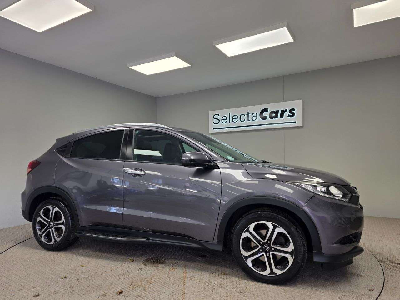 A 2017 HONDA HR-V 1.6 i-DTEC EX SUV 5dr Diesel Manual Euro 6 (s/s) (120 ps) A 2017 HONDA HR-V 1.6 i-DTEC EX SUV 5dr Diesel Manual Euro 6 (s/s) (120 ps)