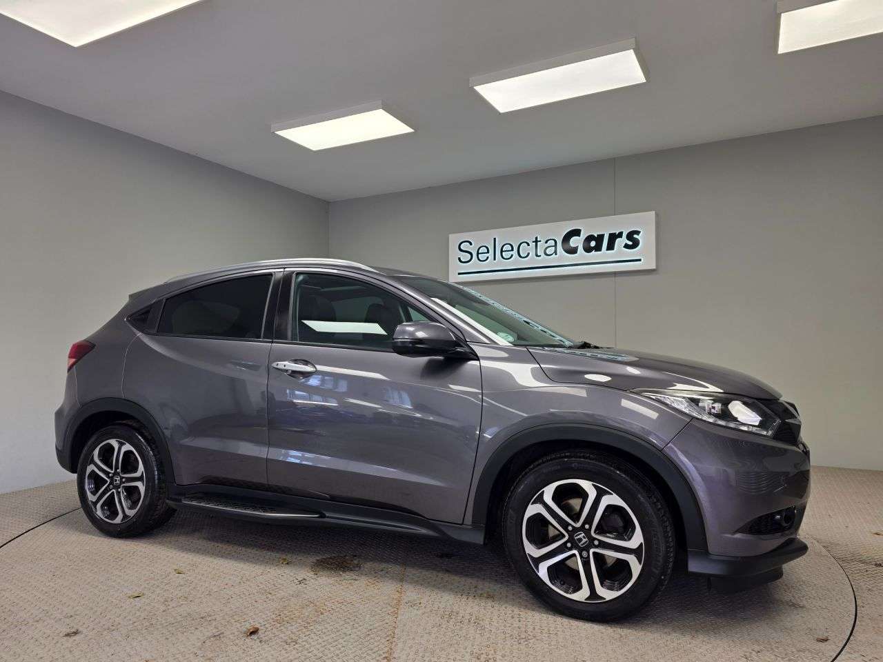 A 2017 HONDA HR-V 1.6 i-DTEC EX SUV 5dr Diesel Manual Euro 6 (s/s) (120 ps) A 2017 HONDA HR-V 1.6 i-DTEC EX SUV 5dr Diesel Manual Euro 6 (s/s) (120 ps)