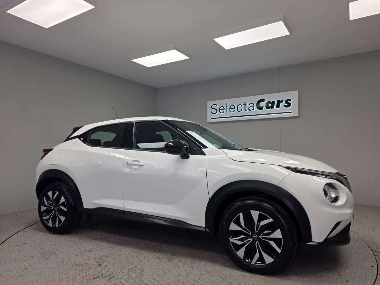 A 2023 NISSAN JUKE 1.0 DIG-T Acenta SUV 5dr Petrol Manual Euro 6 (s/s) (114 ps) A 2023 NISSAN JUKE 1.0 DIG-T Acenta SUV 5dr Petrol Manual Euro 6 (s/s) (114 ps)