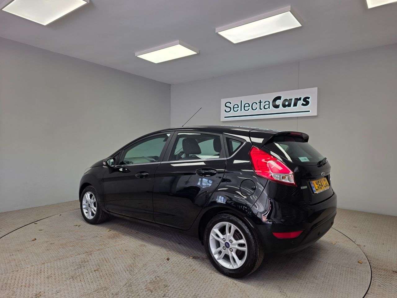 A 2014 FORD FIESTA 1.0T EcoBoost Zetec Hatchback 5dr Petrol Powershift Euro 5 (100 ps) A 2014 FORD FIESTA 1.0T EcoBoost Zetec Hatchback 5dr Petrol Powershift Euro 5 (100 ps)