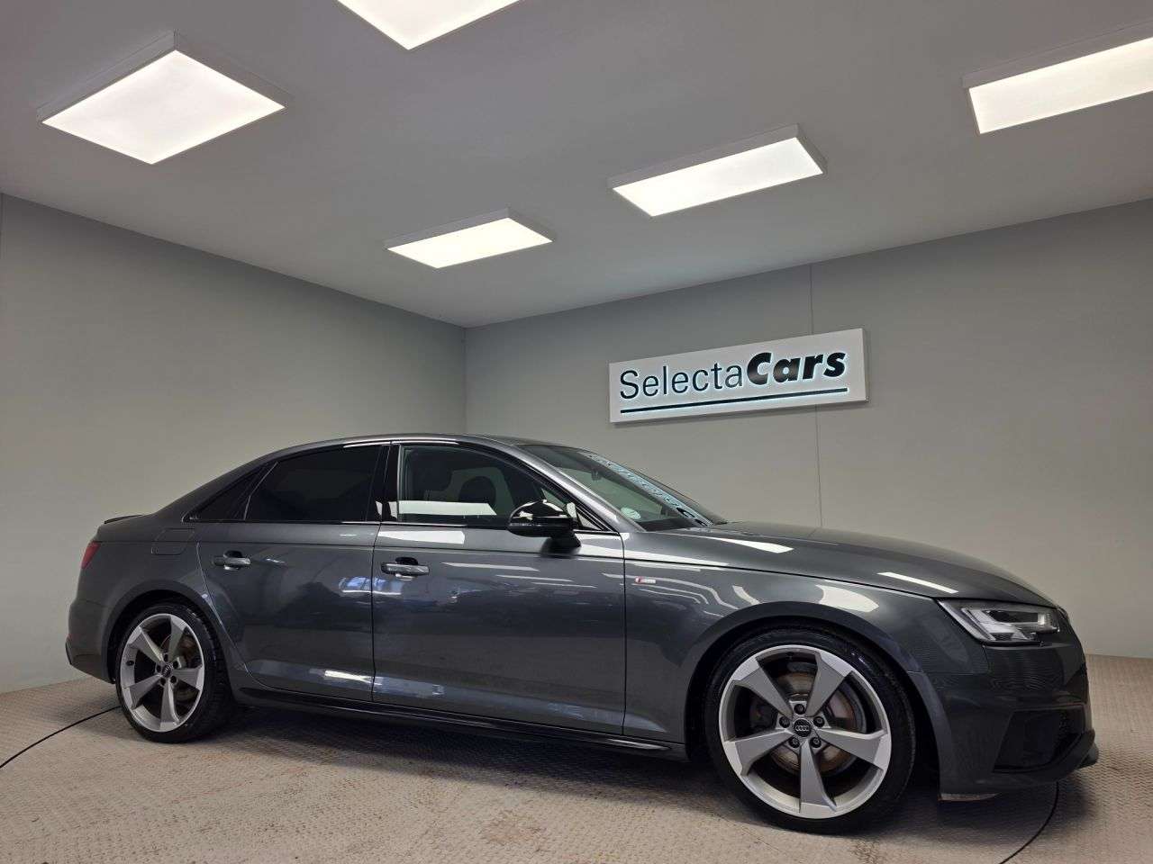 A 2019 AUDI A4 2.0 TFSI 35 Black Edition Saloon 4dr Petrol S Tronic Euro 6 (s/s) (150 ps) A 2019 AUDI A4 2.0 TFSI 35 Black Edition Saloon 4dr Petrol S Tronic Euro 6 (s/s) (150 ps)