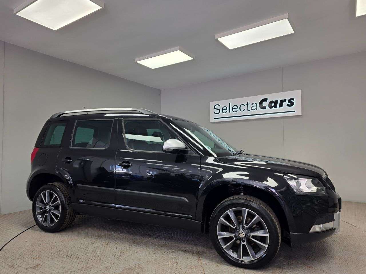 A 2017 SKODA YETI 1.2 TSI SE L Drive Outdoor 5dr Petrol Manual Euro 6 (s/s) (110 ps) A 2017 SKODA YETI 1.2 TSI SE L Drive Outdoor 5dr Petrol Manual Euro 6 (s/s) (110 ps)