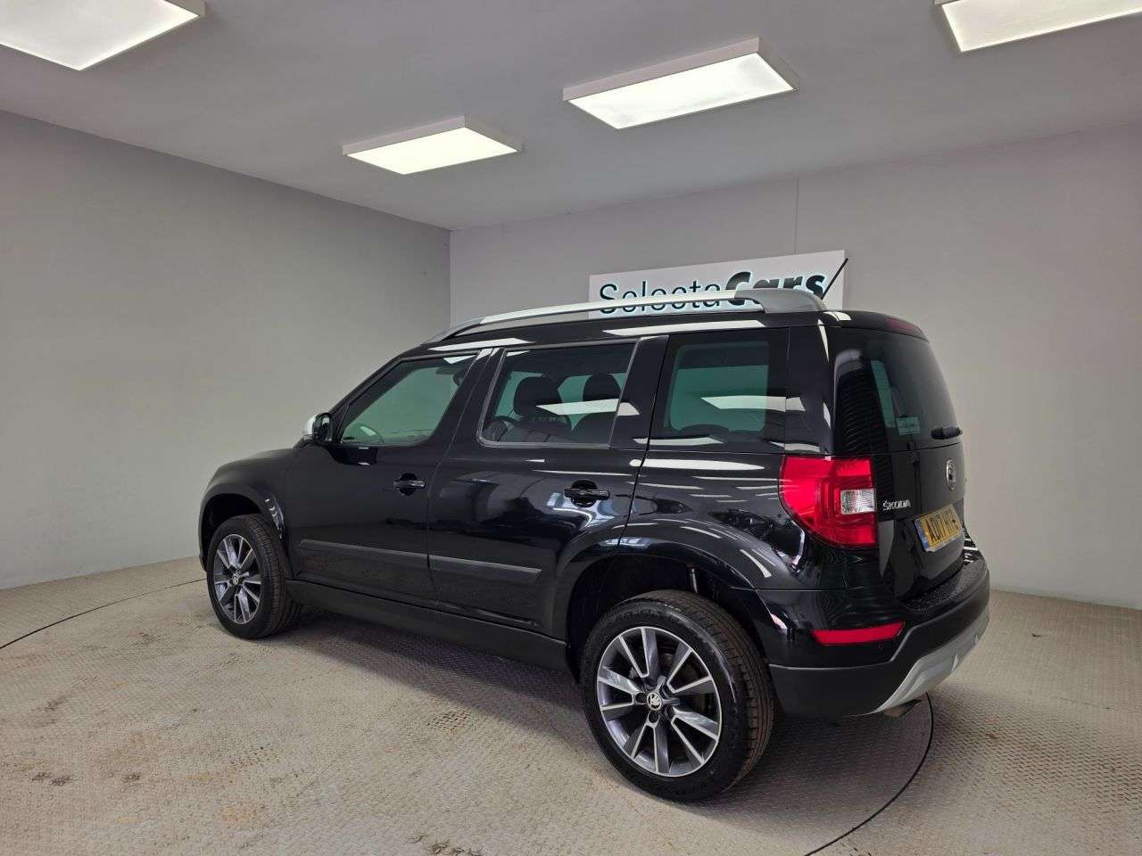 A 2017 SKODA YETI 1.2 TSI SE L Drive Outdoor 5dr Petrol Manual Euro 6 (s/s) (110 ps) A 2017 SKODA YETI 1.2 TSI SE L Drive Outdoor 5dr Petrol Manual Euro 6 (s/s) (110 ps)