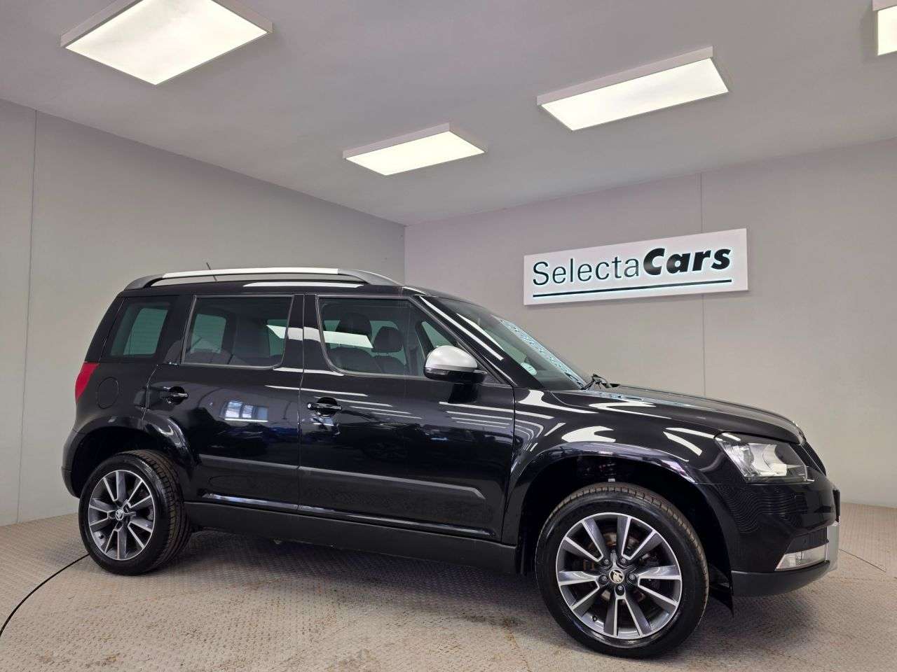 A 2017 SKODA YETI 1.2 TSI SE L Drive Outdoor 5dr Petrol Manual Euro 6 (s/s) (110 ps) A 2017 SKODA YETI 1.2 TSI SE L Drive Outdoor 5dr Petrol Manual Euro 6 (s/s) (110 ps)