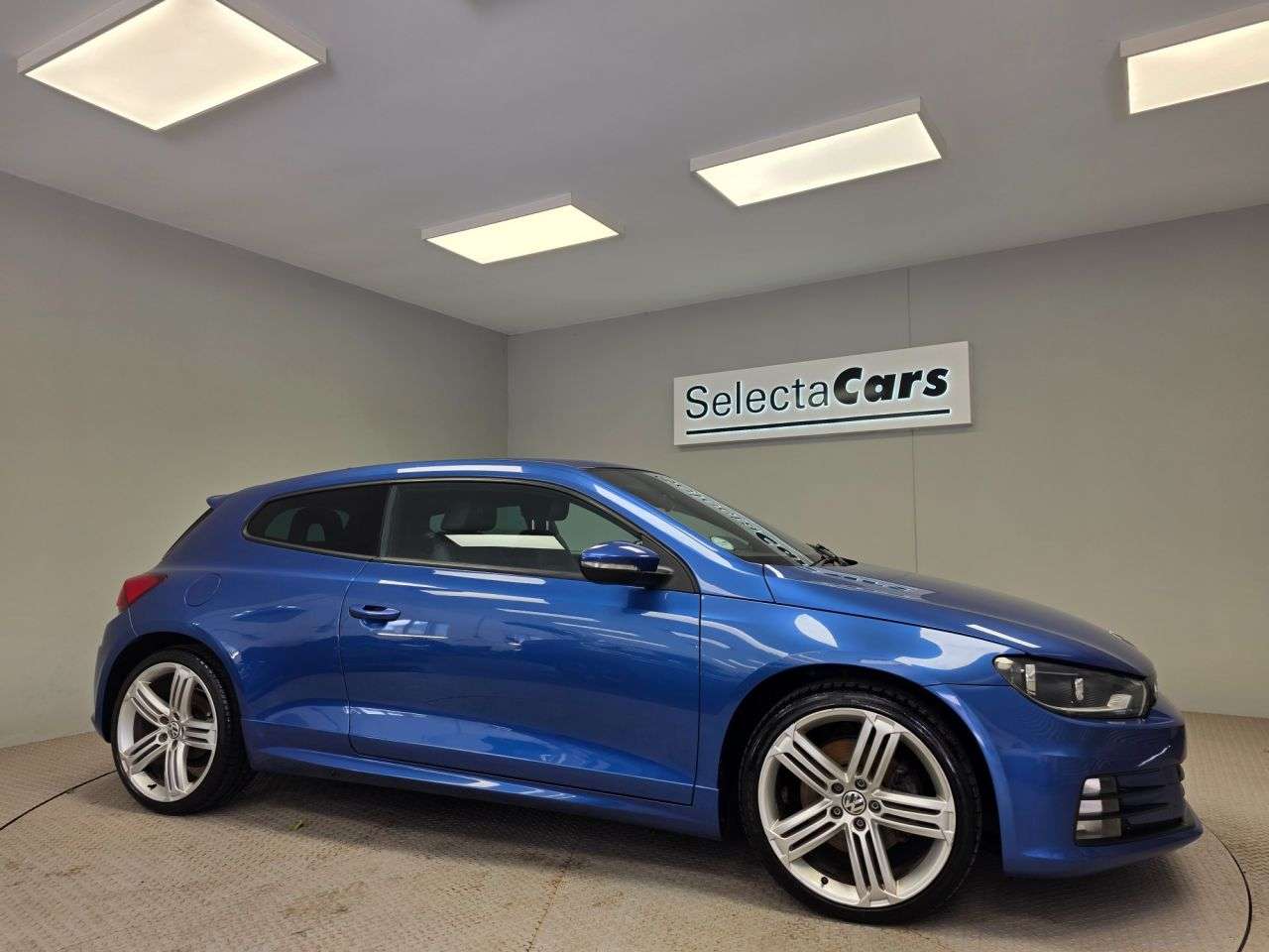 A 2016 VOLKSWAGEN SCIROCCO R LINE TSI BLUEMOTION TECHNOLOGY A 2016 VOLKSWAGEN SCIROCCO R LINE TSI BLUEMOTION TECHNOLOGY