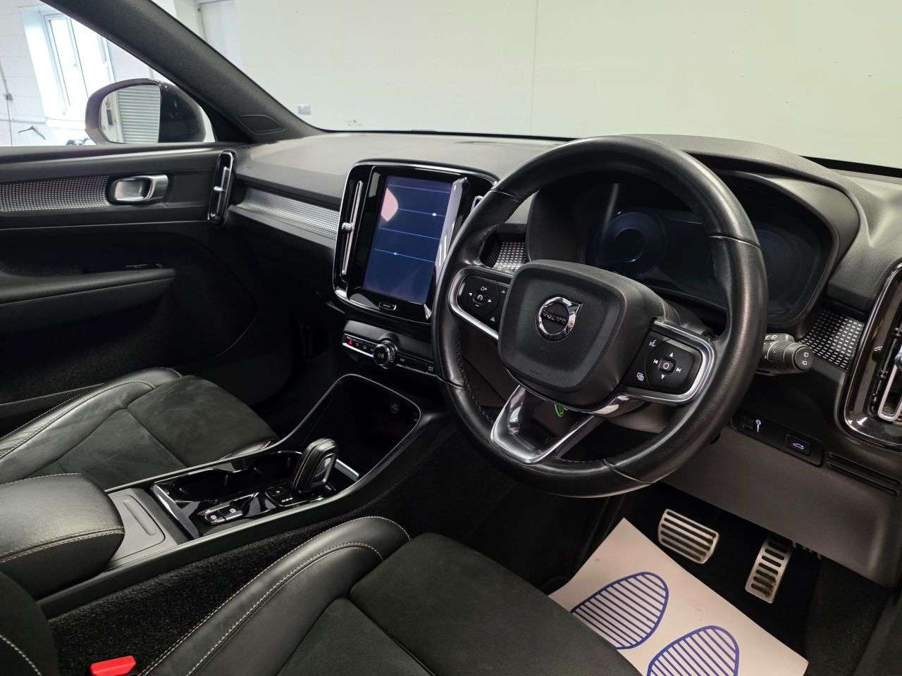 2022 VOLVO XC40 2022 VOLVO XC40