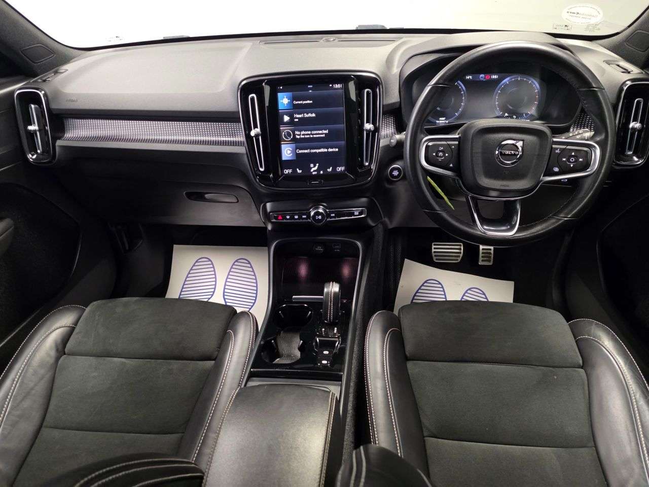 2022 VOLVO XC40 2022 VOLVO XC40