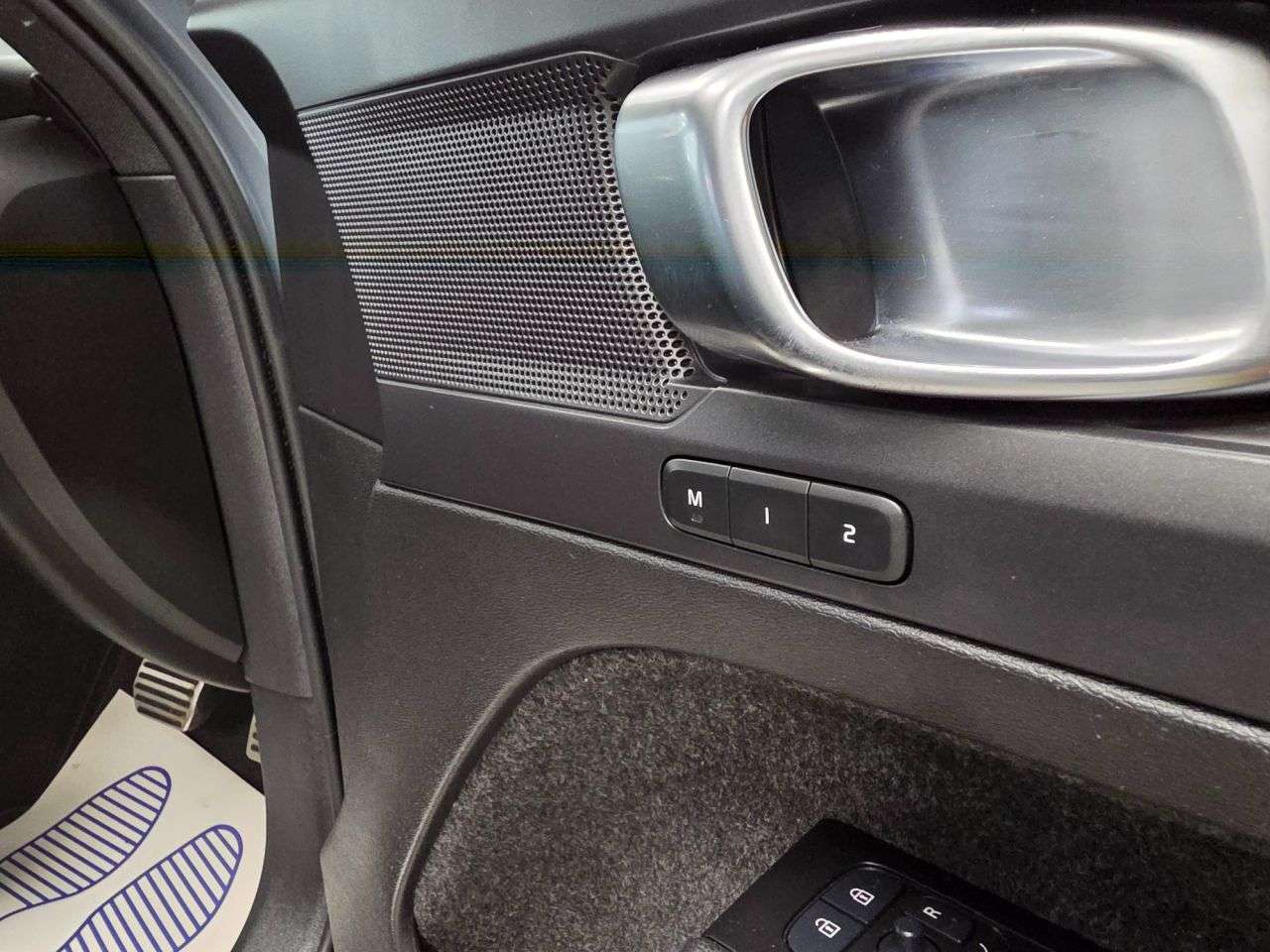 2022 VOLVO XC40 2022 VOLVO XC40