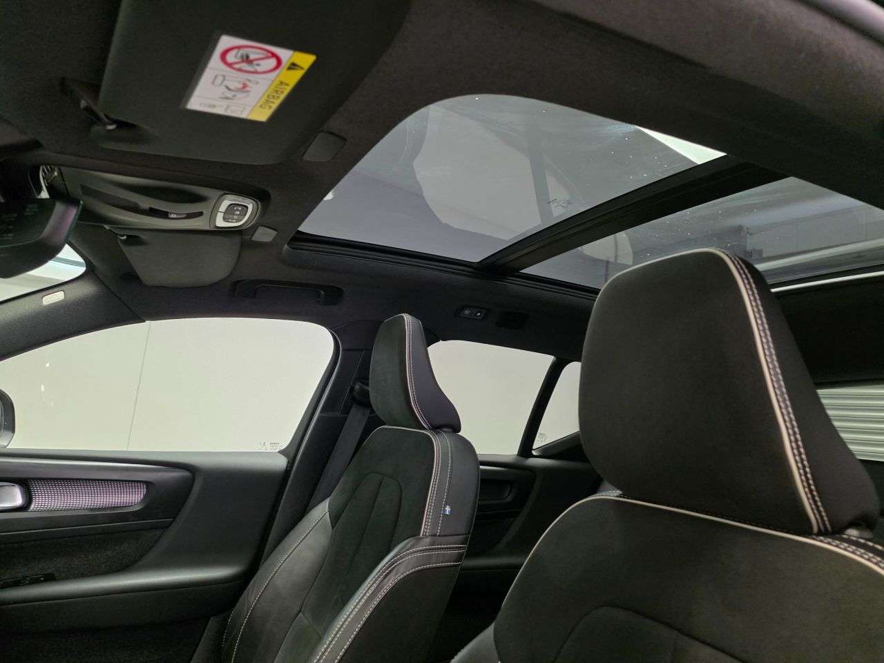2022 VOLVO XC40 2022 VOLVO XC40
