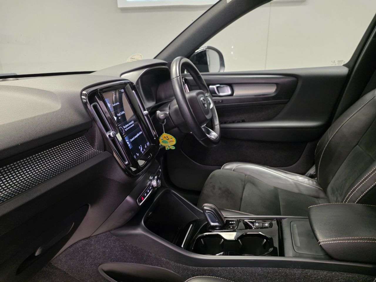 2022 VOLVO XC40 2022 VOLVO XC40