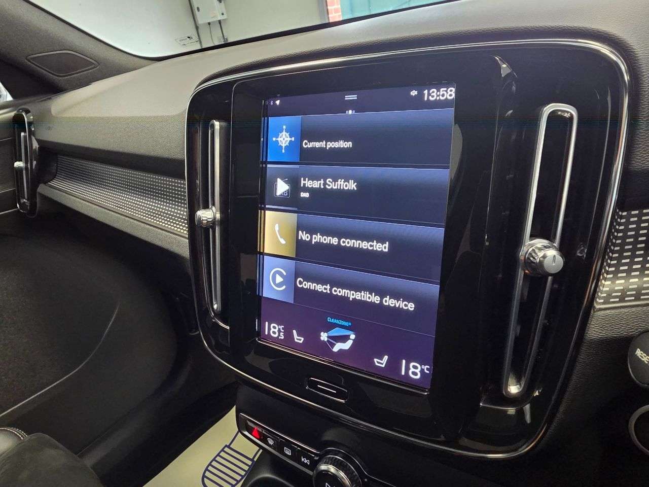 2022 VOLVO XC40 2022 VOLVO XC40