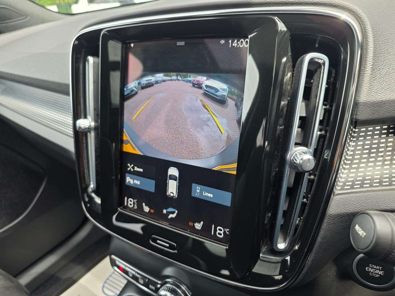 2022 VOLVO XC40 2022 VOLVO XC40
