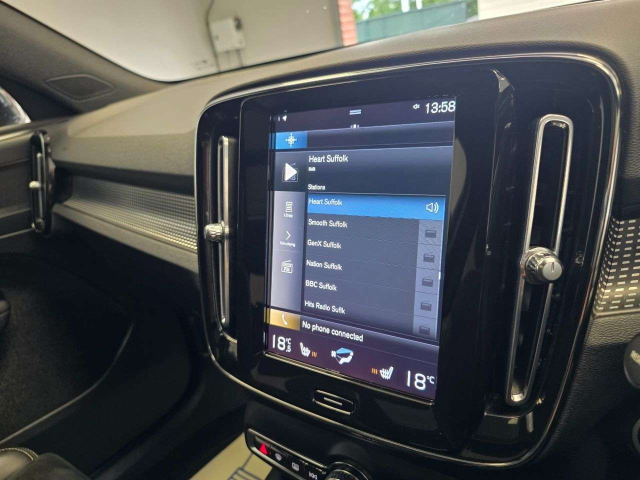 2022 VOLVO XC40 2022 VOLVO XC40