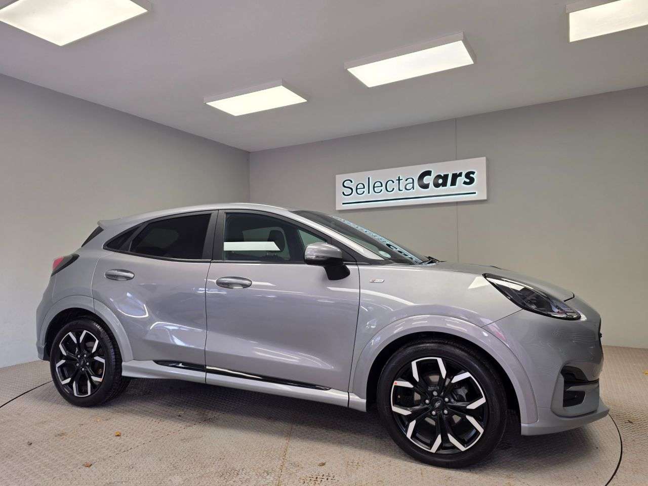 A 2021 FORD PUMA 1.0T EcoBoost MHEV ST-Line X SUV 5dr Petrol Manual Euro 6 (s/s) (155 ps) A 2021 FORD PUMA 1.0T EcoBoost MHEV ST-Line X SUV 5dr Petrol Manual Euro 6 (s/s) (155 ps)