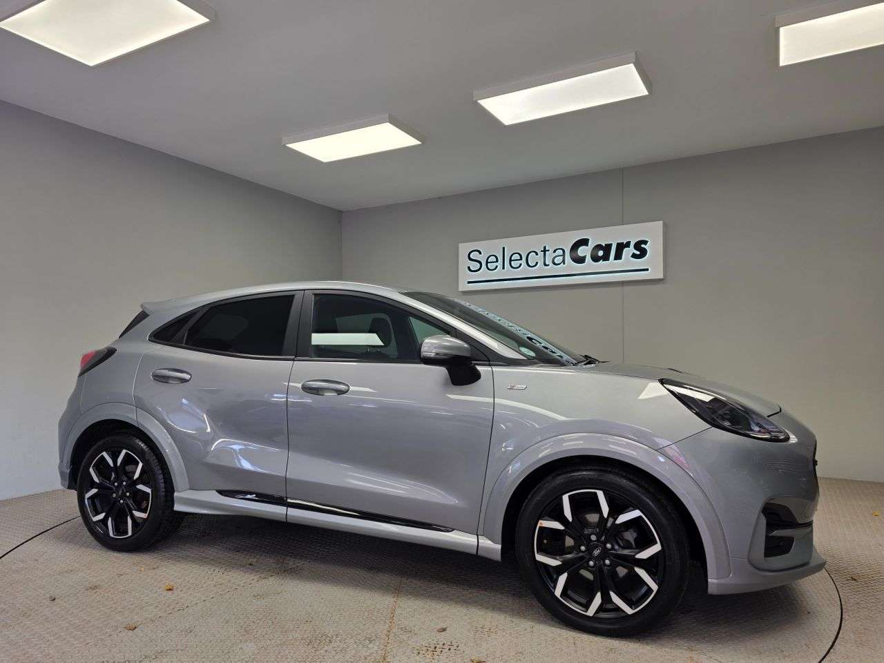 A 2021 FORD PUMA 1.0T EcoBoost MHEV ST-Line X SUV 5dr Petrol Manual Euro 6 (s/s) (155 ps) A 2021 FORD PUMA 1.0T EcoBoost MHEV ST-Line X SUV 5dr Petrol Manual Euro 6 (s/s) (155 ps)