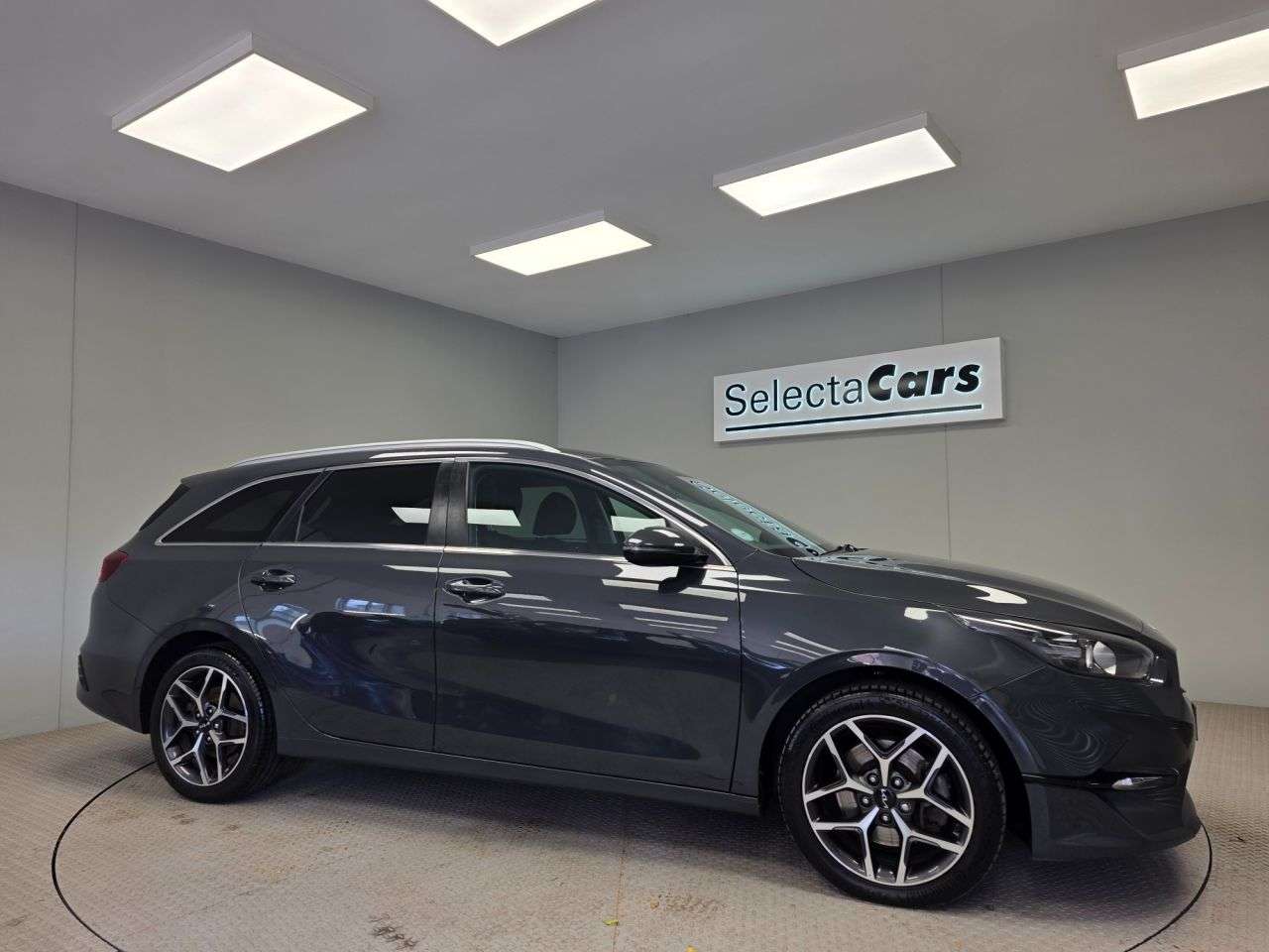 A 2023 KIA CEED 1.5 T-GDi 3 Sportswagon 5dr Petrol DCT Euro 6 (s/s) (158 bhp) A 2023 KIA CEED 1.5 T-GDi 3 Sportswagon 5dr Petrol DCT Euro 6 (s/s) (158 bhp)