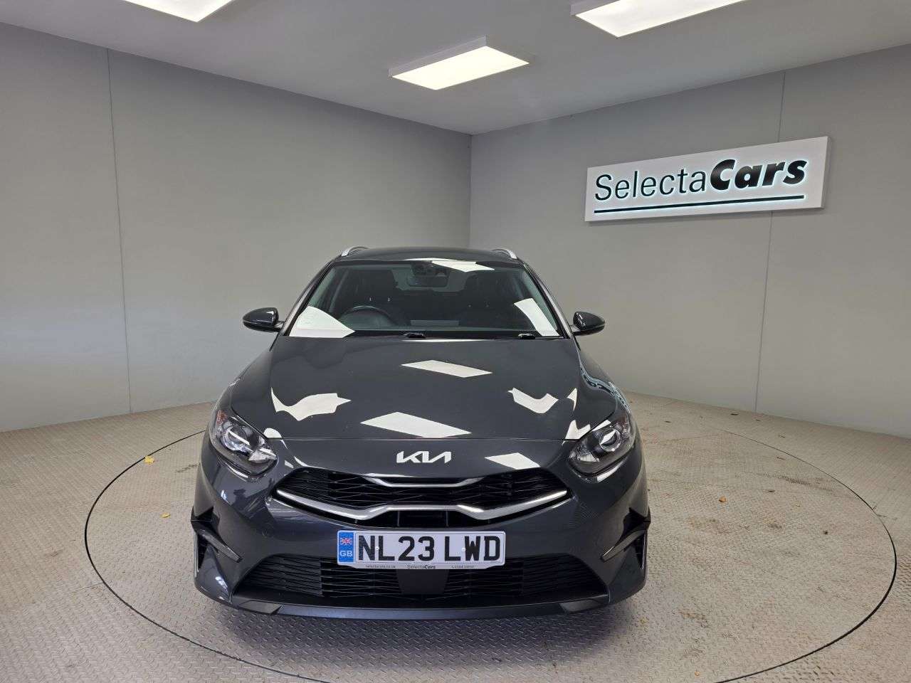 A 2023 KIA CEED 1.5 T-GDi 3 Sportswagon 5dr Petrol DCT Euro 6 (s/s) (158 bhp) A 2023 KIA CEED 1.5 T-GDi 3 Sportswagon 5dr Petrol DCT Euro 6 (s/s) (158 bhp)