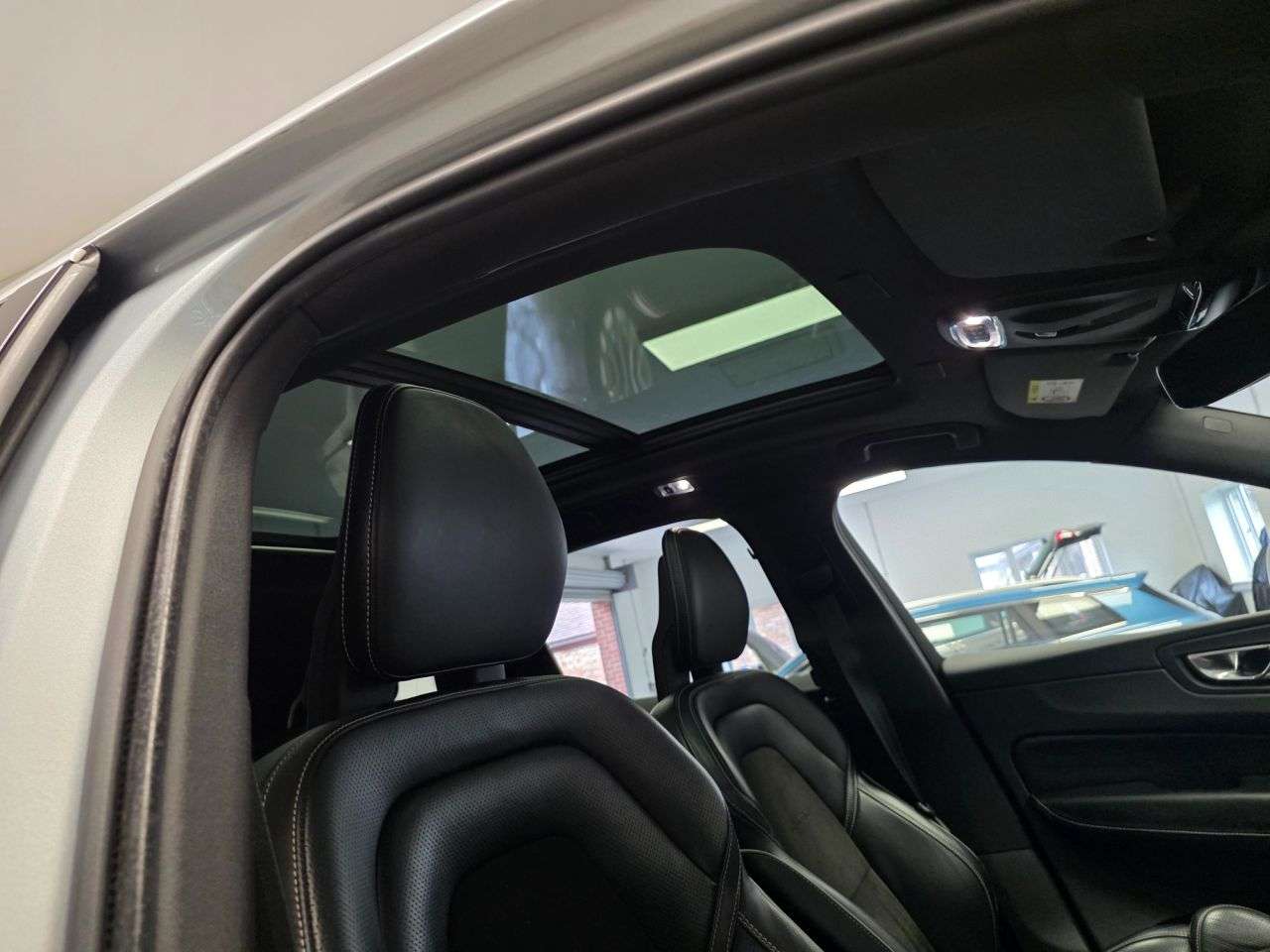 2017 VOLVO XC60 2017 VOLVO XC60