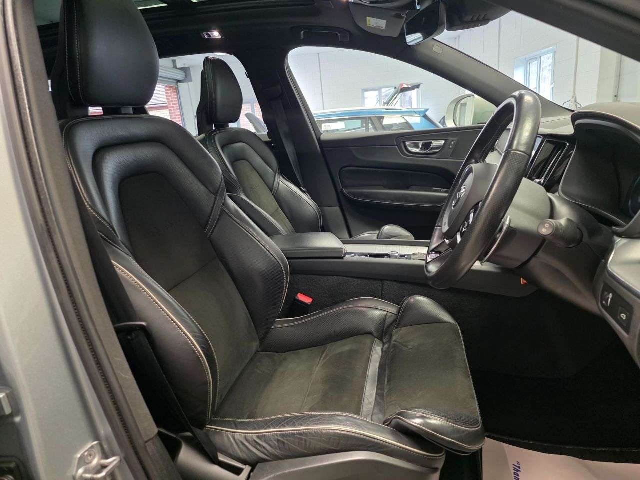 2017 VOLVO XC60 2017 VOLVO XC60