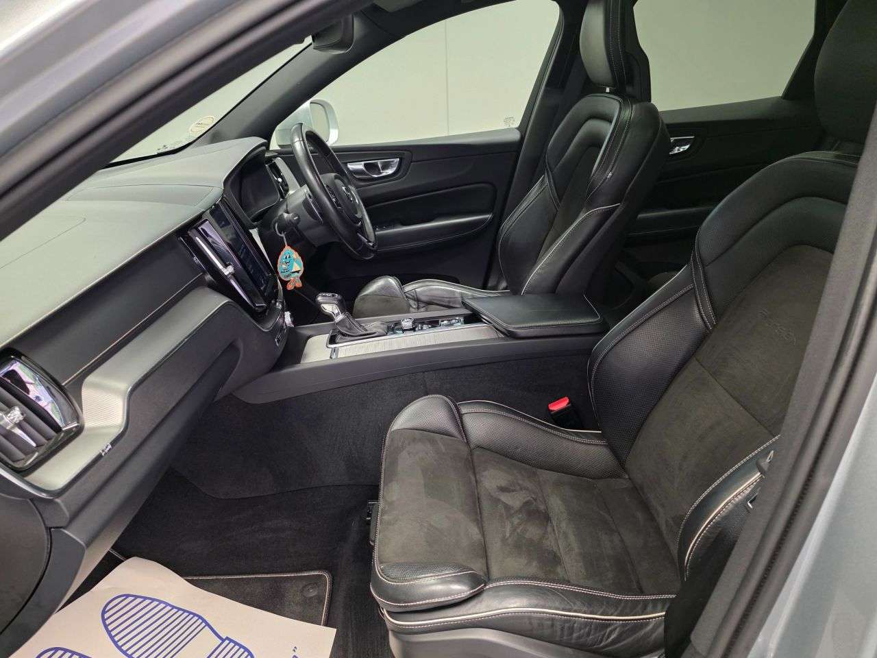 2017 VOLVO XC60 2017 VOLVO XC60