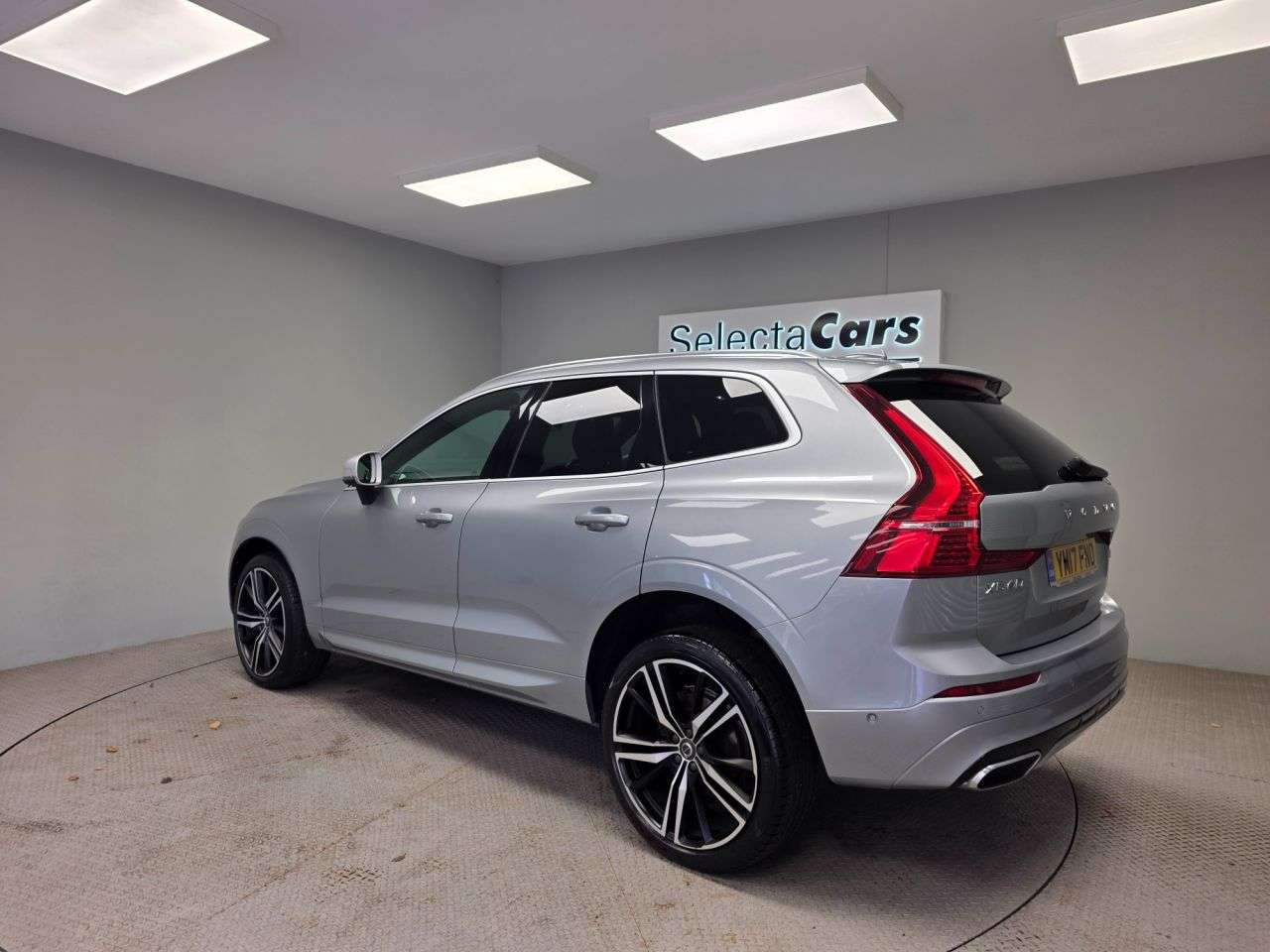 2017 VOLVO XC60 2017 VOLVO XC60