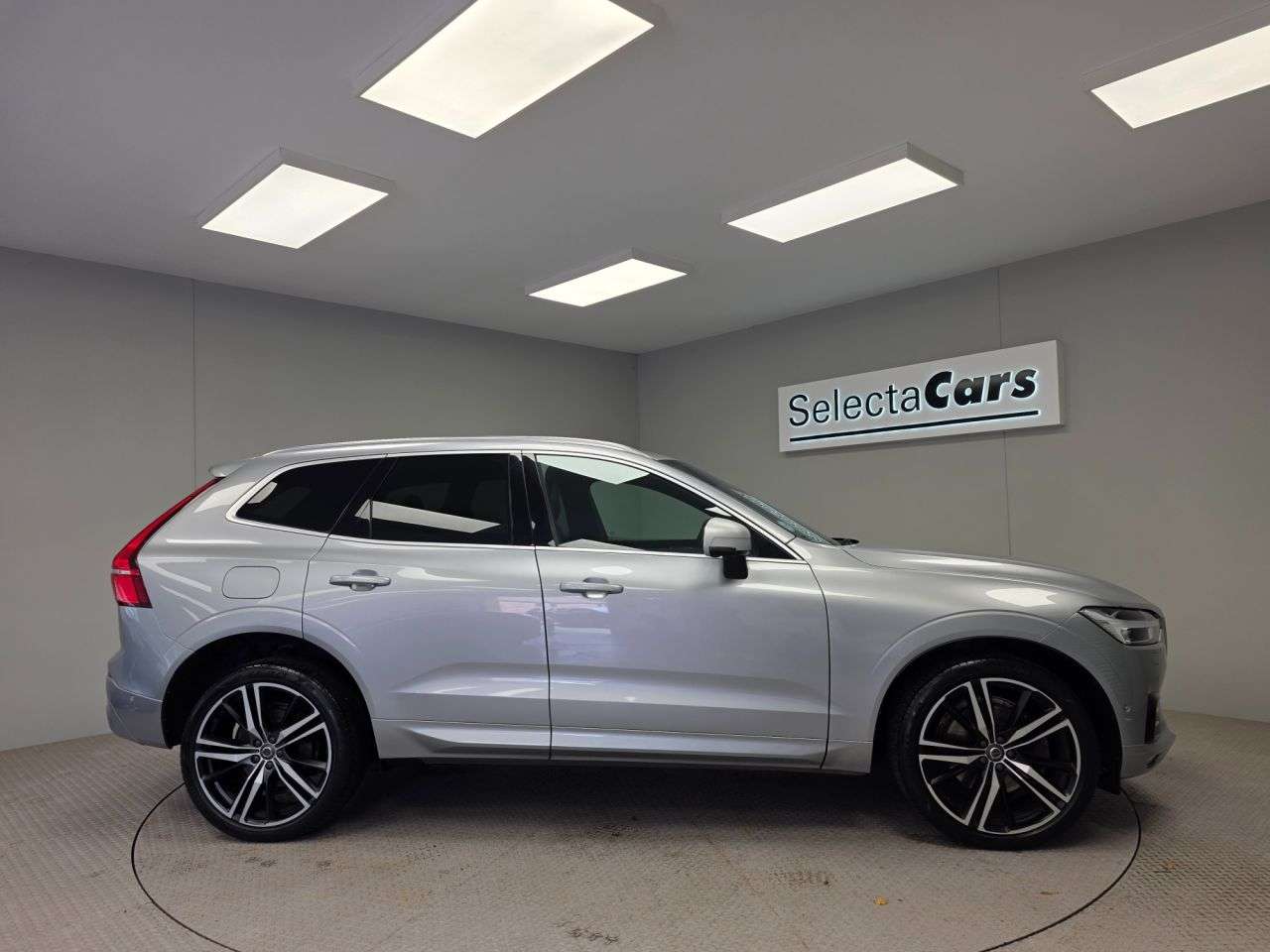 2017 VOLVO XC60 2017 VOLVO XC60
