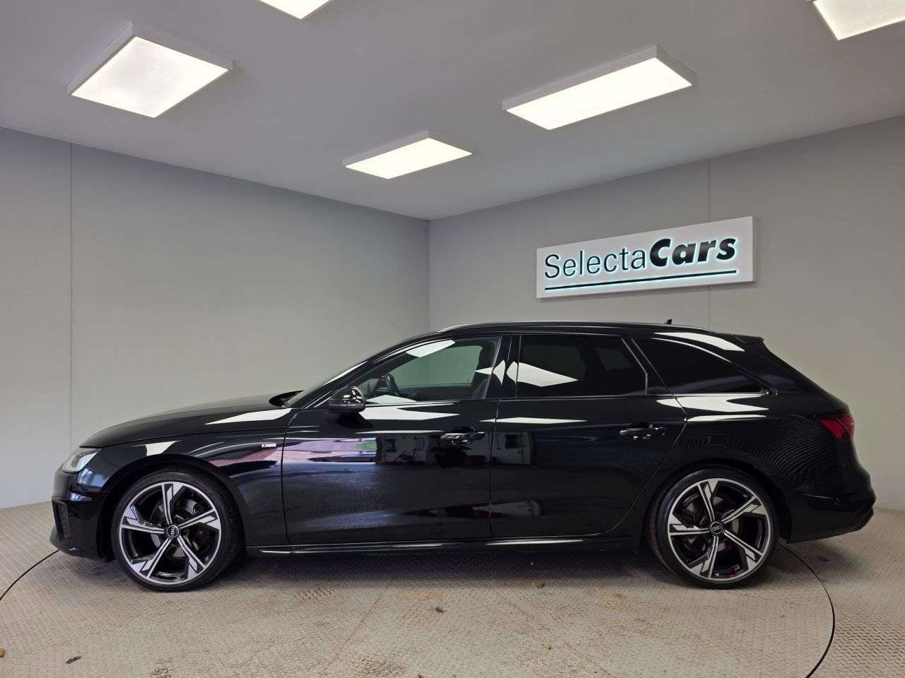 2022 AUDI A4 AVANT 2022 AUDI A4 AVANT