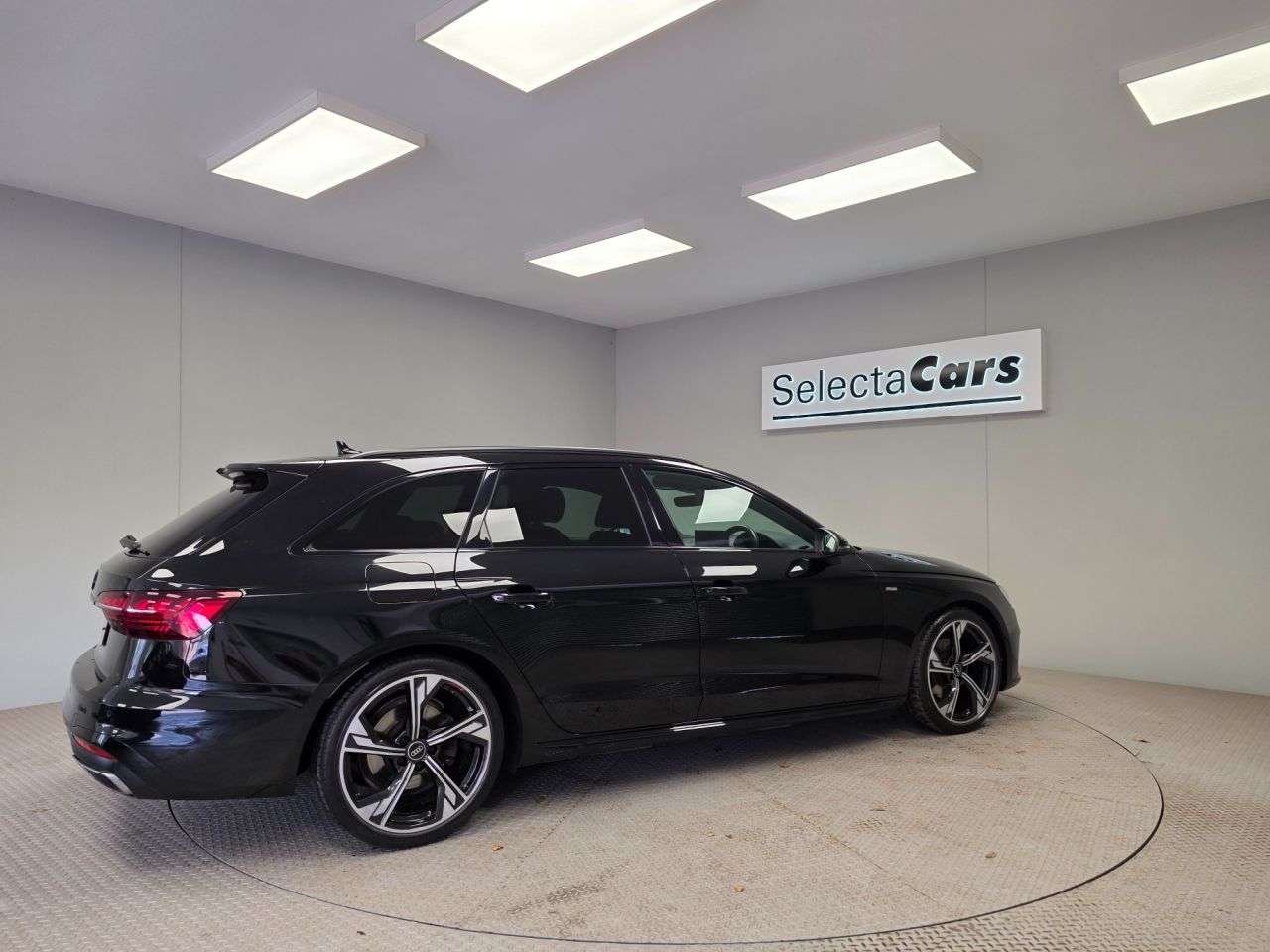 2022 AUDI A4 AVANT 2022 AUDI A4 AVANT
