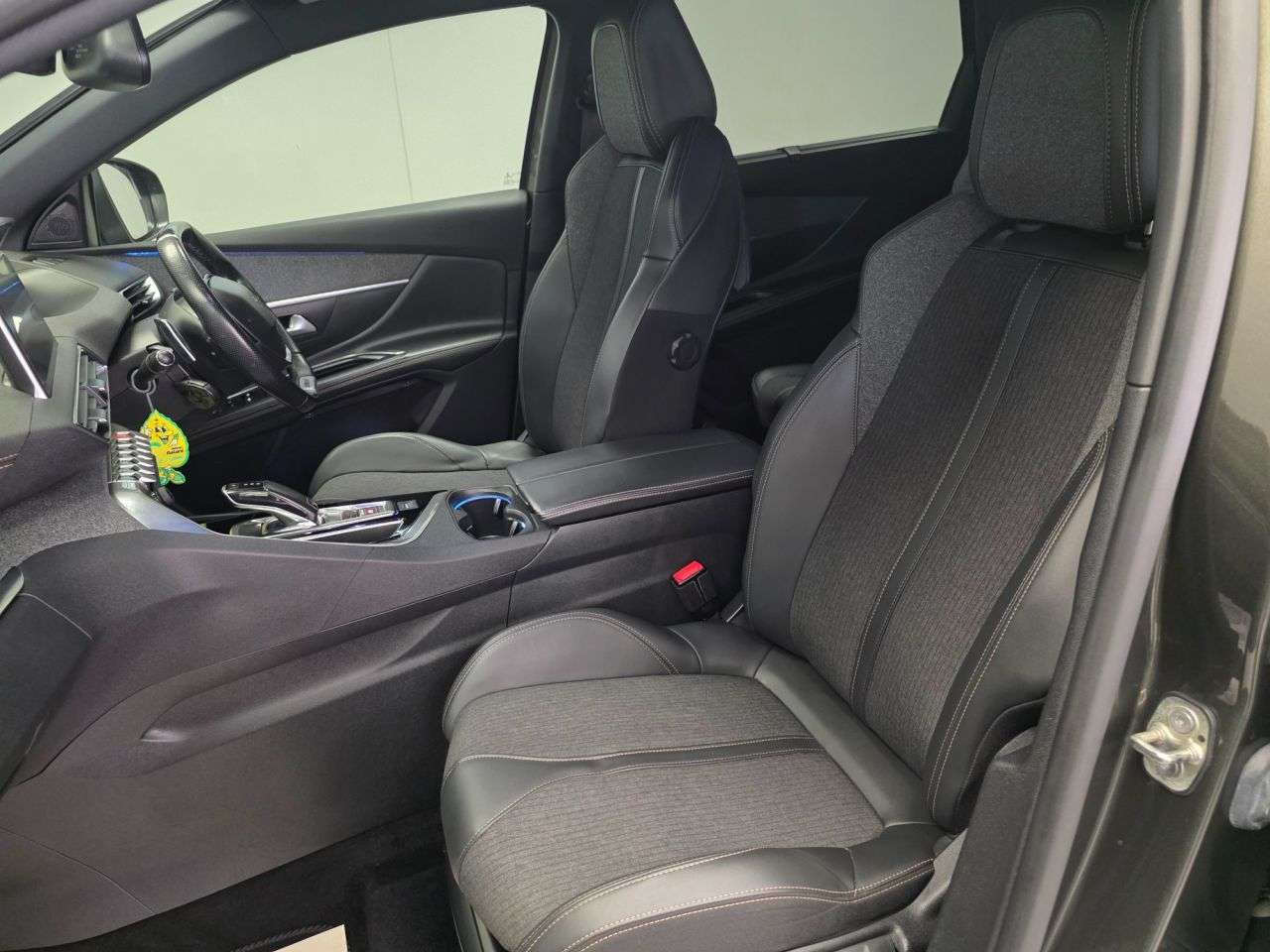 2020 PEUGEOT 5008 2020 PEUGEOT 5008