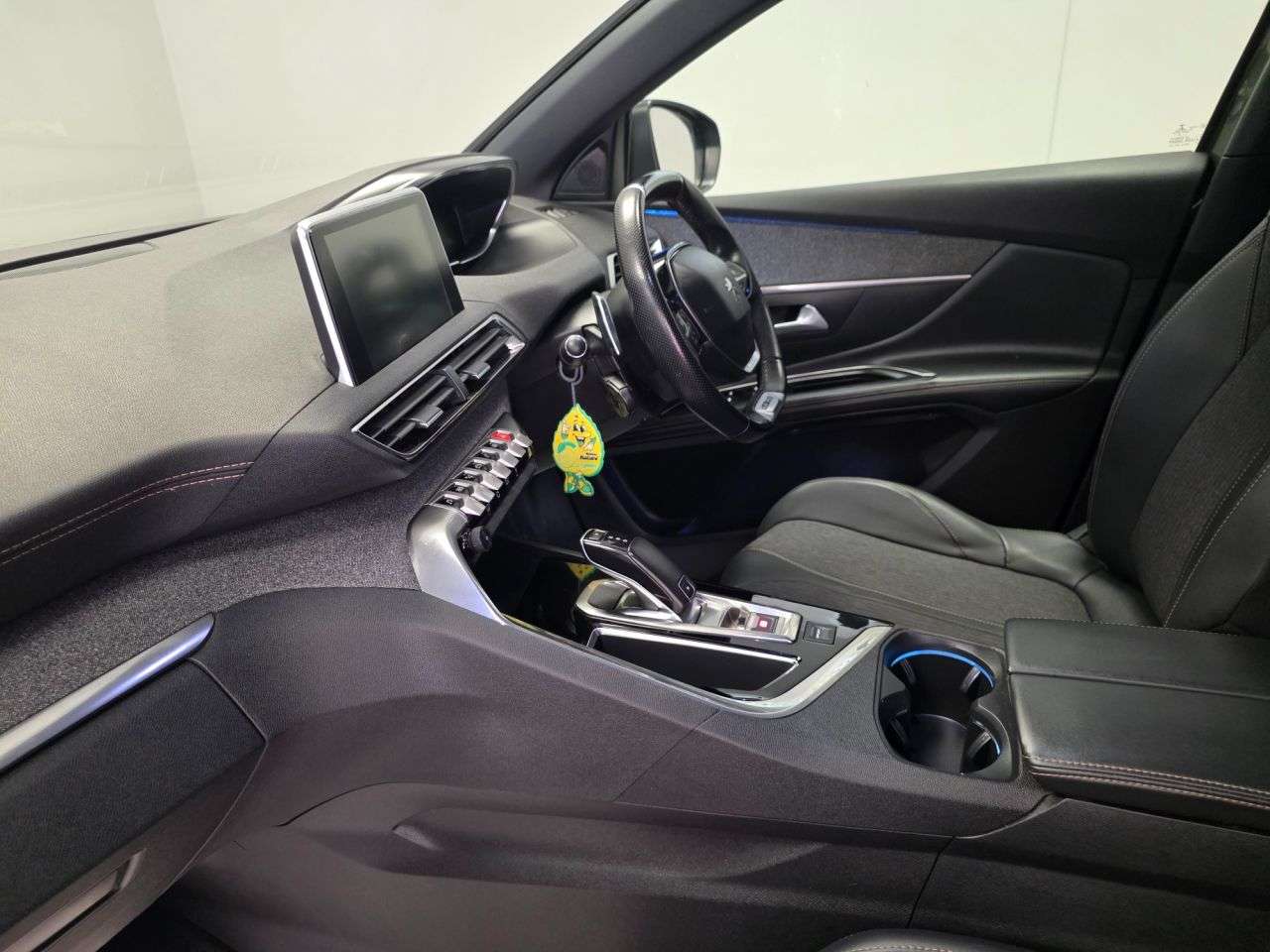 2020 PEUGEOT 5008 2020 PEUGEOT 5008